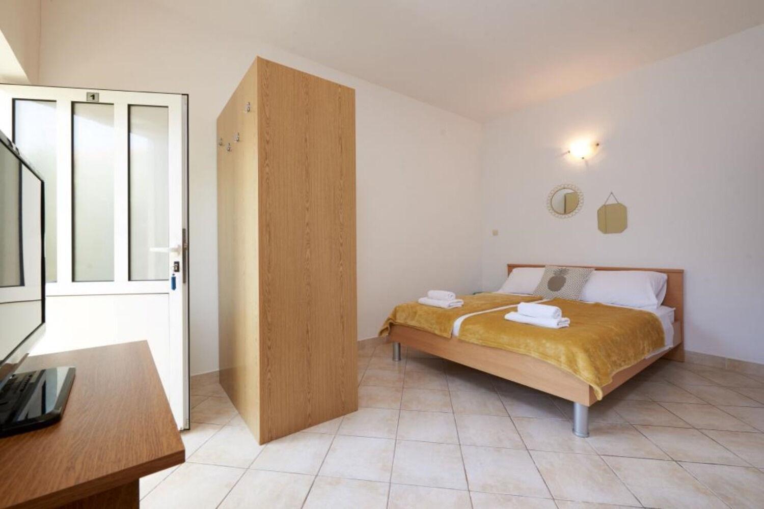 Apartments Mare - 30 M From Pebble Beach Seget Vranjica Eksteriør billede
