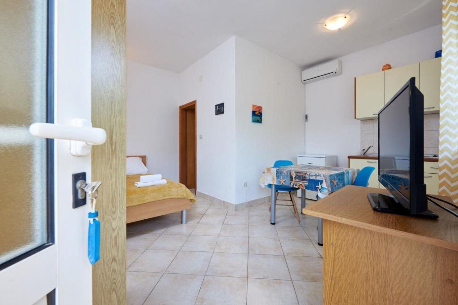 Apartments Mare - 30 M From Pebble Beach Seget Vranjica Eksteriør billede