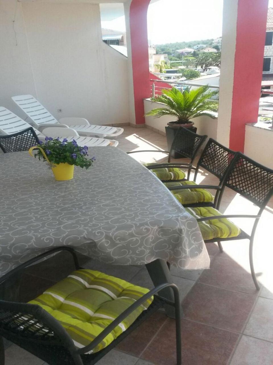 Apartments Mare - 30 M From Pebble Beach Seget Vranjica Eksteriør billede