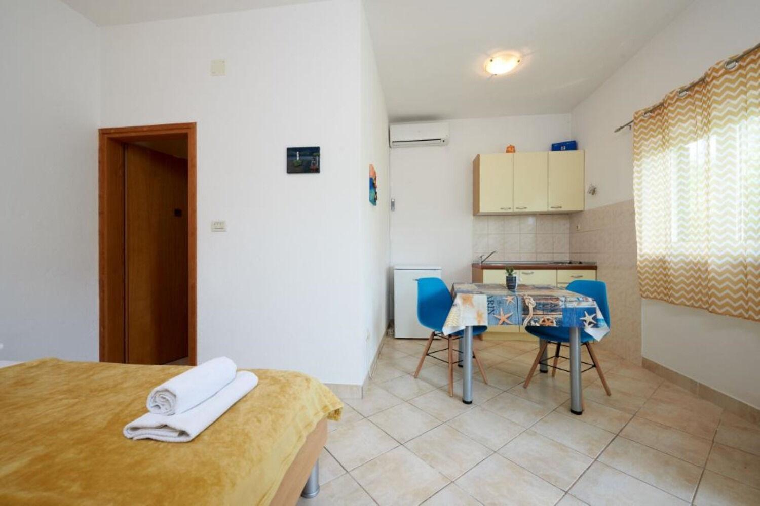 Apartments Mare - 30 M From Pebble Beach Seget Vranjica Eksteriør billede